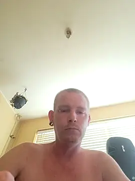XXX chat uživo modela piercingpik