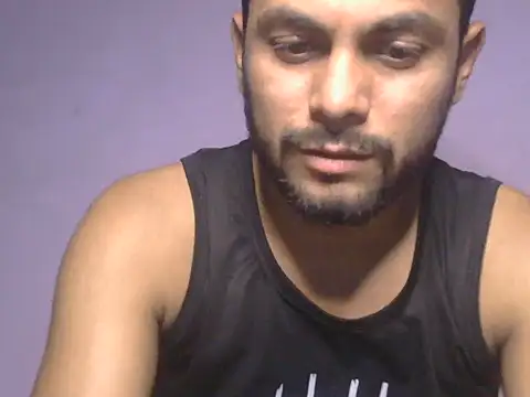 Stubborndesiboy Adlı Modelin Canlı XXX Sohbeti
