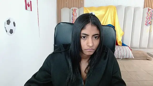 shaneelle Adlı Modelin Canlı XXX Sohbeti
