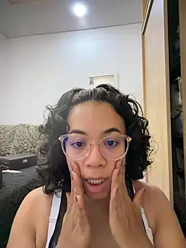 Chat +18 de carolgaita ao vivo