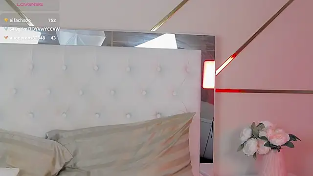 AngelinaWett Adlı Modelin Canlı XXX Sohbeti