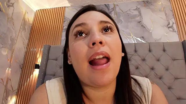 Chat XXX ao vivo de LizzRouse