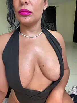 Latina-miss Show in webcam