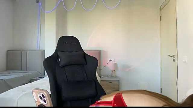 PrincesSsLilu's Live XXX Chat