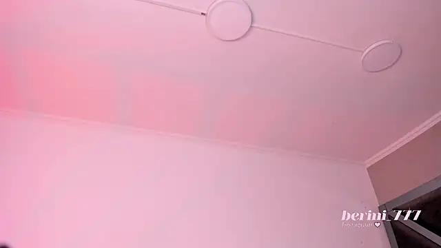 AmberiniHoffman's Live XXX Chat