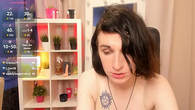 MickeQuinee Chat XXX live