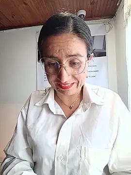 Pertunjukan Kamera Web Valentina--1