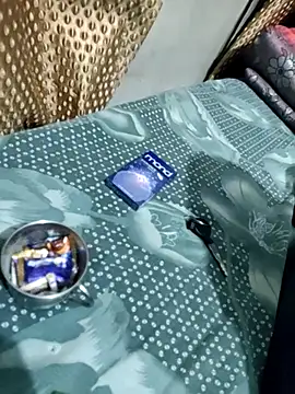 Pokazy przed kamerką – Boobsloverjatt