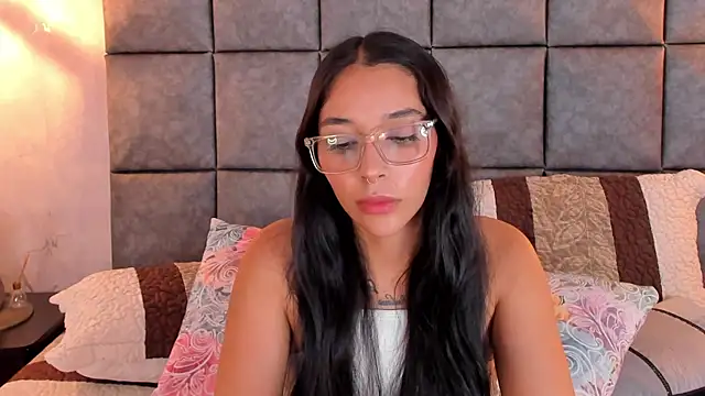 Roseaurora Chat XXX live