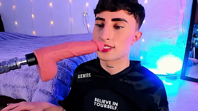 XXX chat uživo modela SebastianHilton
