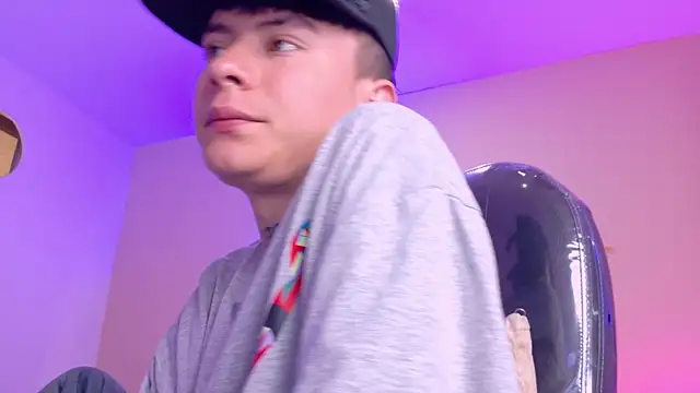 Nascary_Fox élő XXX-chatje
