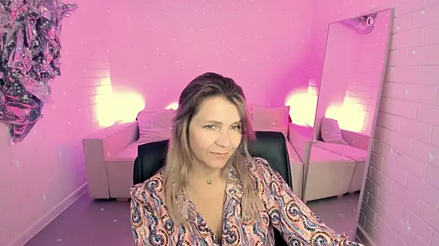 Chat XXX en directo de NicoleHitman