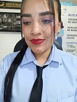 MAYE__13 Adlı Modelin Canlı XXX Sohbeti