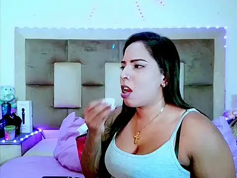 Chatroom XXX en direct de indiantopaz694u