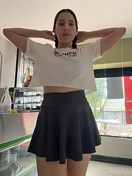 LittleDoll___'s Live XXX Chat