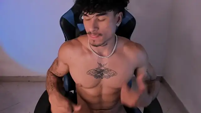 Thomas_Fit1 Chat XXX in diretta