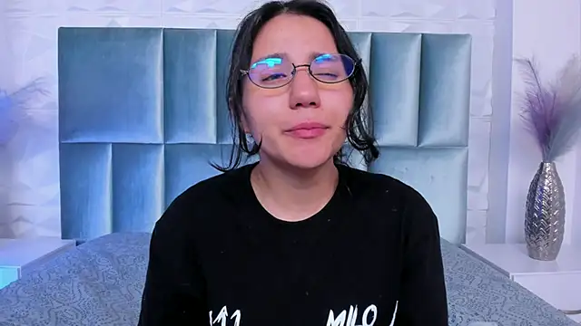 Czat XXX na żywo – HollyPeach