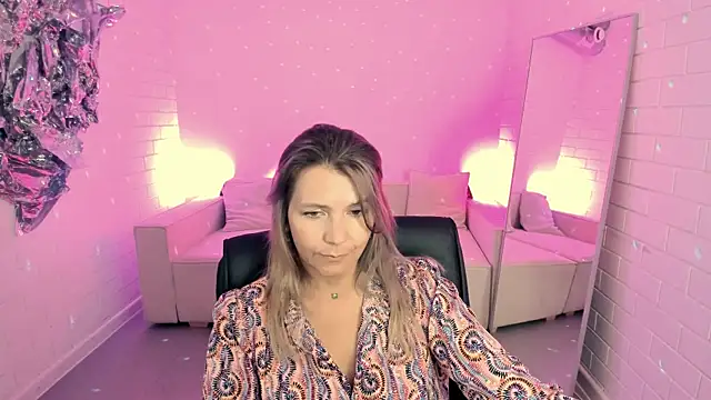 NicoleHitman's Live XXX Chat