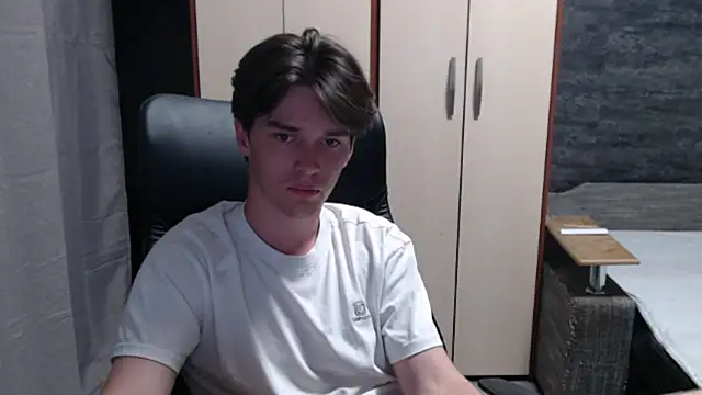 צ'אט XXX בשידור חי של arthur___king