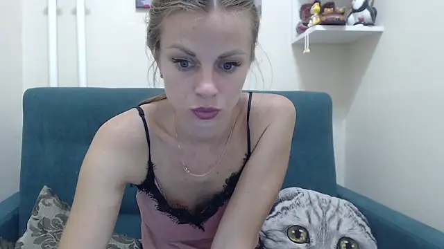 BustyBlondyShow's Live XXX Chat