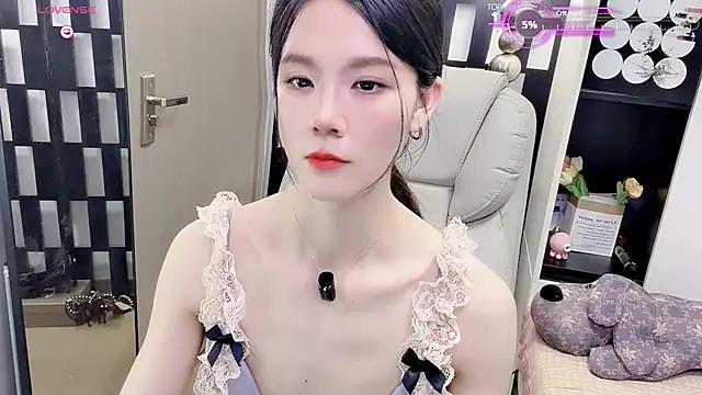 Yueyue-MM 现场XXX聊天