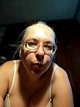 XXX chat uživo modela VikaKing