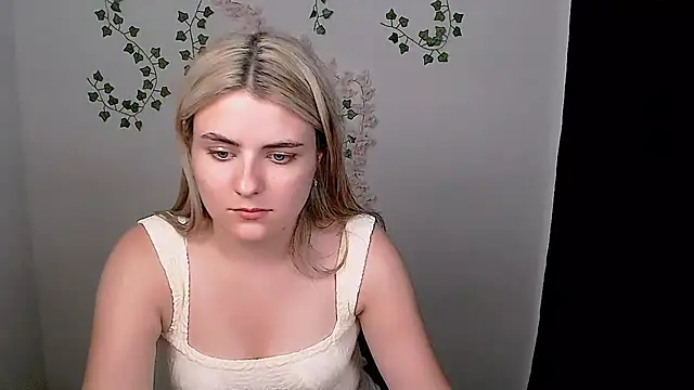 _shy_sabrina__'s Live XXX Chat