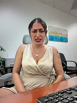 YourQueen18's Webcam Show