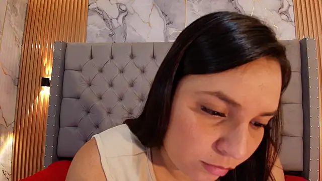 دردشة LizzRouse الجنسية المباشرة
