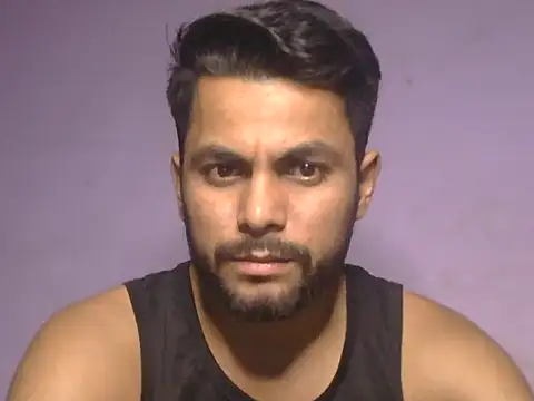แชท XXX สดของ Stubborndesiboy