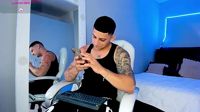 Онлайн чат XXX Alex_cute77