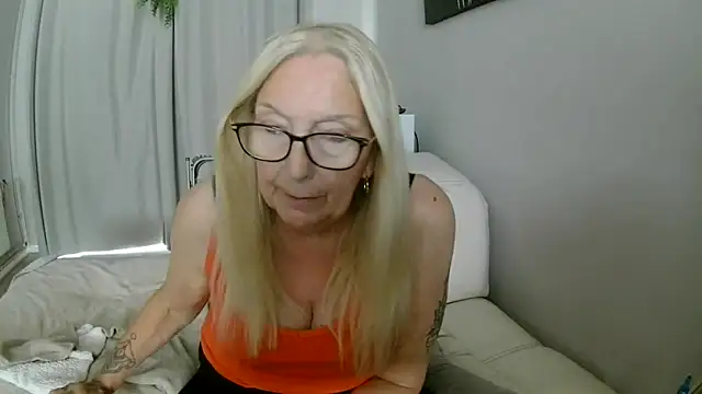 Chanel-56's Live XXX Chat