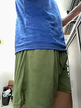Paul22cm-: διαδικτυακό σόου στην κάμερα
