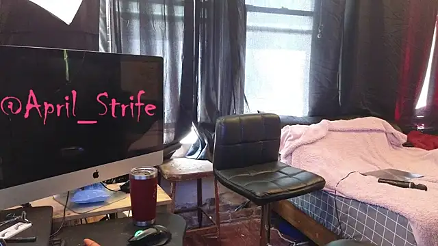 April_Strife Show Webcam