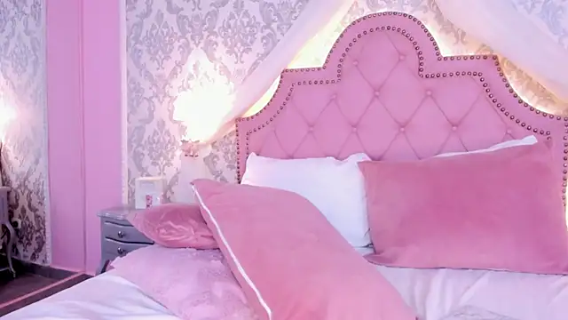 ScarletMore Adlı Modelin Canlı XXX Sohbeti