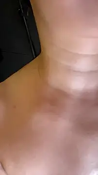 mo-mo-69 webcam show