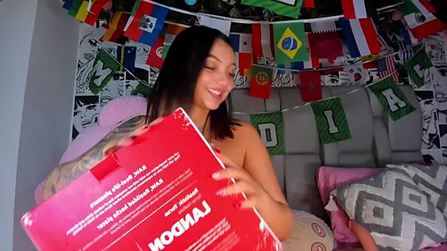 LucyRosse Chat XXX live