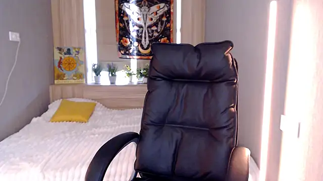 Sweet-n-Strong live XXX chat
