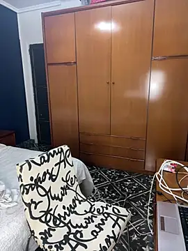 Naira_Dan Adlı Modelin Canlı XXX Sohbeti