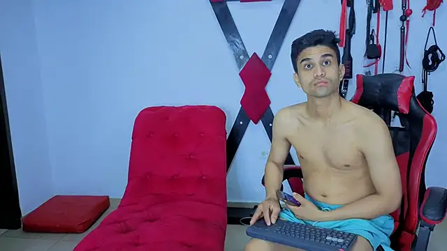 Alejandro_and_Deibyn Live XXX chat
