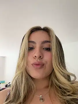 Cloee_Rainbow1 – Live XXX-chat