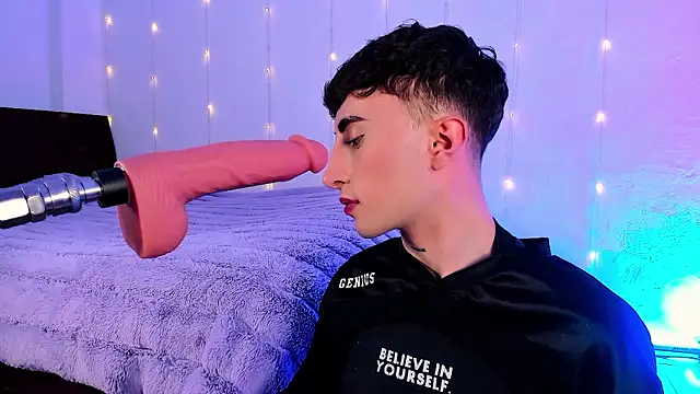 SebastianHiltonのライブXXXチャット