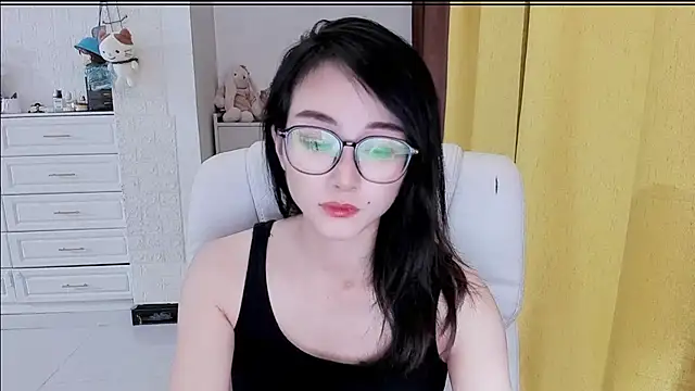 NIAN-er Adlı Modelin Canlı XXX Sohbeti