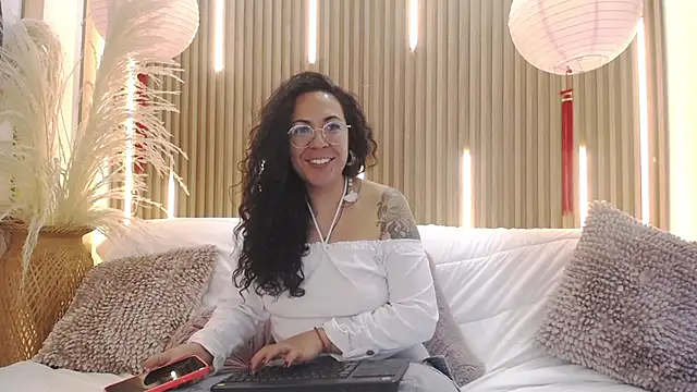 Velvet_Curlyn Live XXX chat