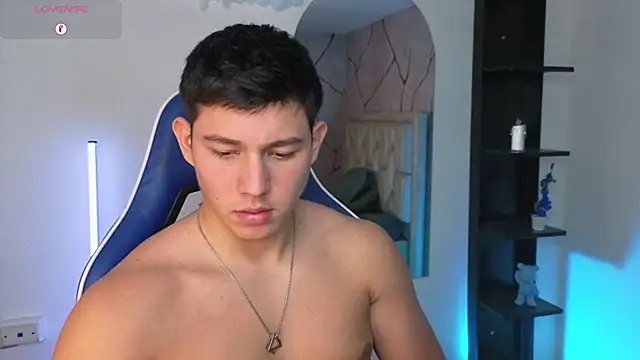 JamesCr_'s Live XXX Chat