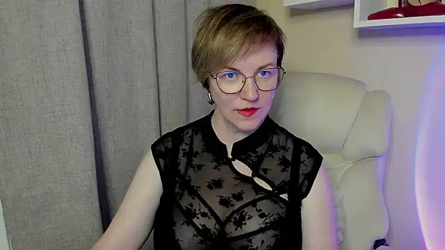 Chat +18 de feliziaDesire ao vivo