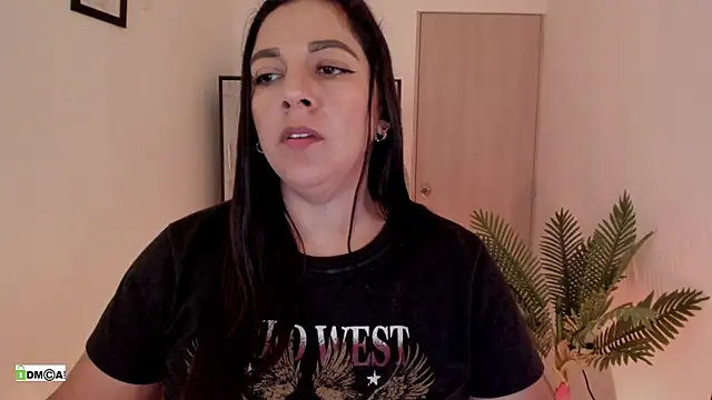 urcute_kitten's Live XXX Chat