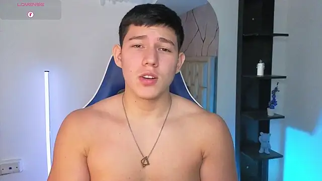 Czat XXX na żywo – JamesCr_