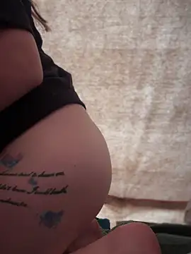 GoldenFlameGoddess' Webcam Show