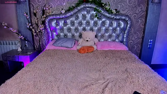Chatroom XXX en direct de MireyaLin